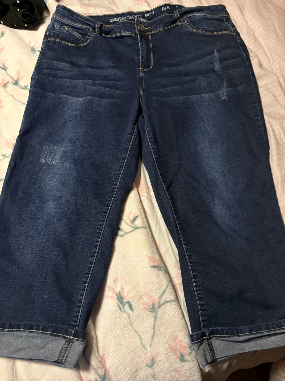 Avenue Dark Blue Capri Jeans - Women NWOT